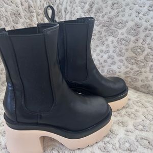 Boot forever 21 zise 6